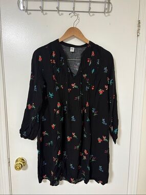 Old Navy Black Long-Sleeve Floral Tunic Dress